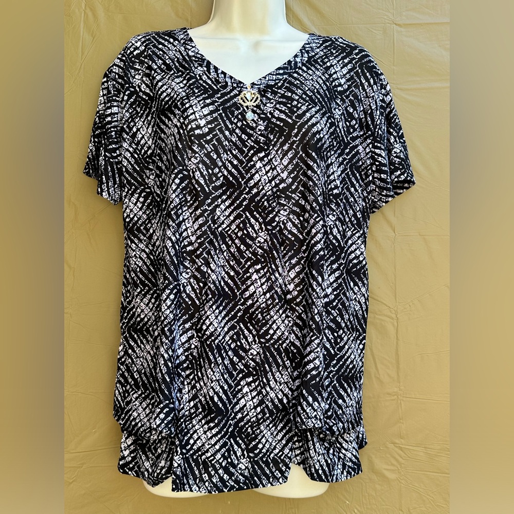 3/$15 NWT T-C Fashion Women’s Blouse Size XL